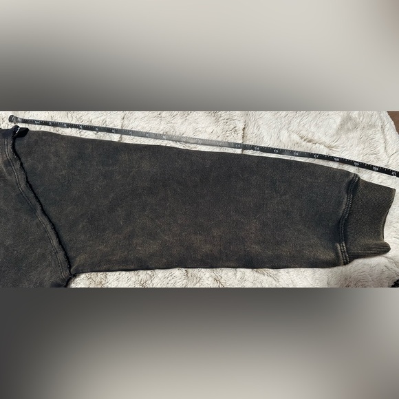 Alphalete Women's Terry Oversized Crop Top Long Sleeve Pullover Acid Wash Small - Picture 6 of 13